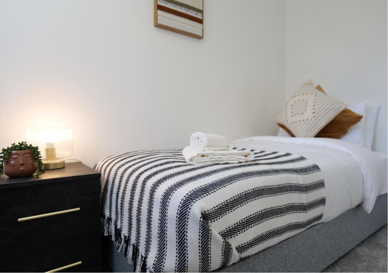 Modern Spark Home With Parking, Garden, Wi-Fi 버밍엄 외부 사진